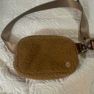 lululemon athletica Tan Sherpa Bag